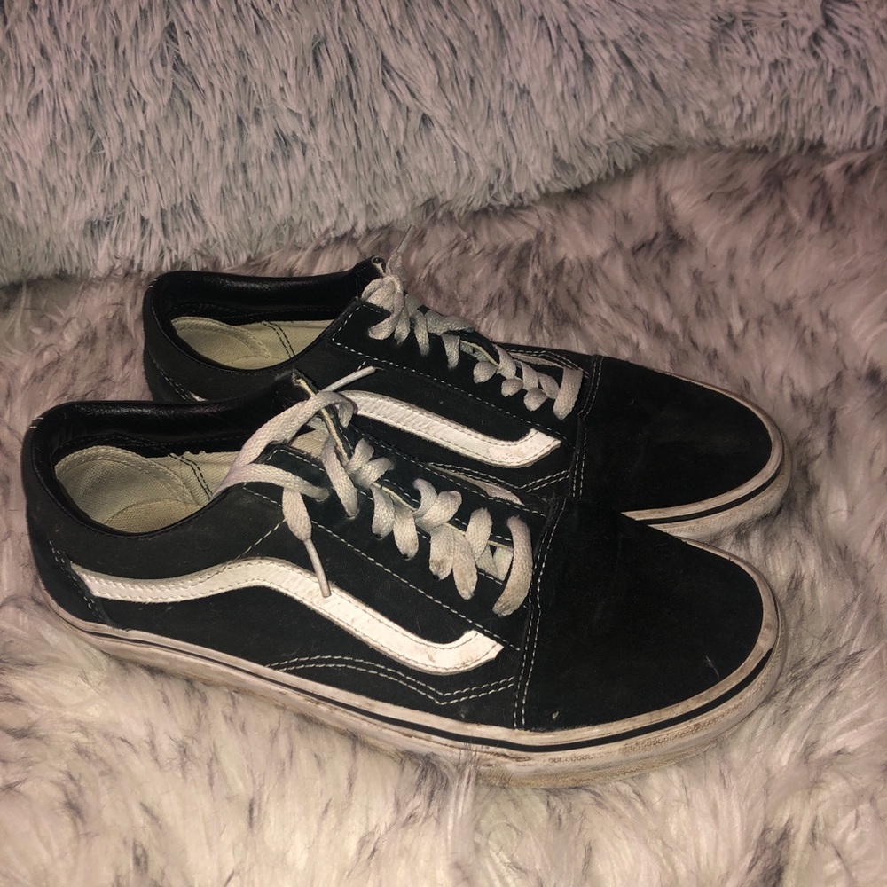 Black Old Skool Vans (Women’s)